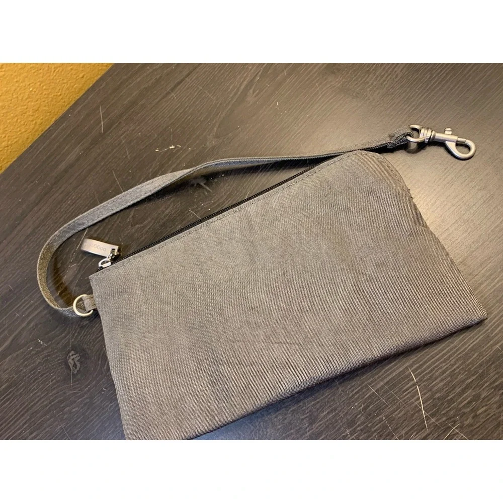 Baggallini Gray Wristlet Wallet RFID Card Holder Zip Pouch Small Travel 7